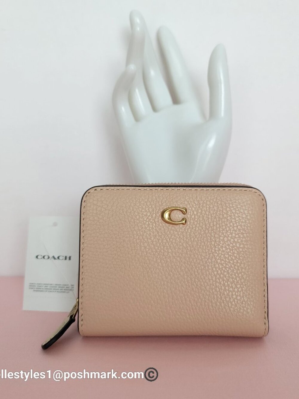 COACH Billfold Pebbled Leather Small Wallet w Colorblocked Interior-Cream multi⭐